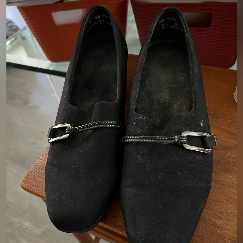 Munro Cindi Stretch Fabric Pump Size 9 Ww